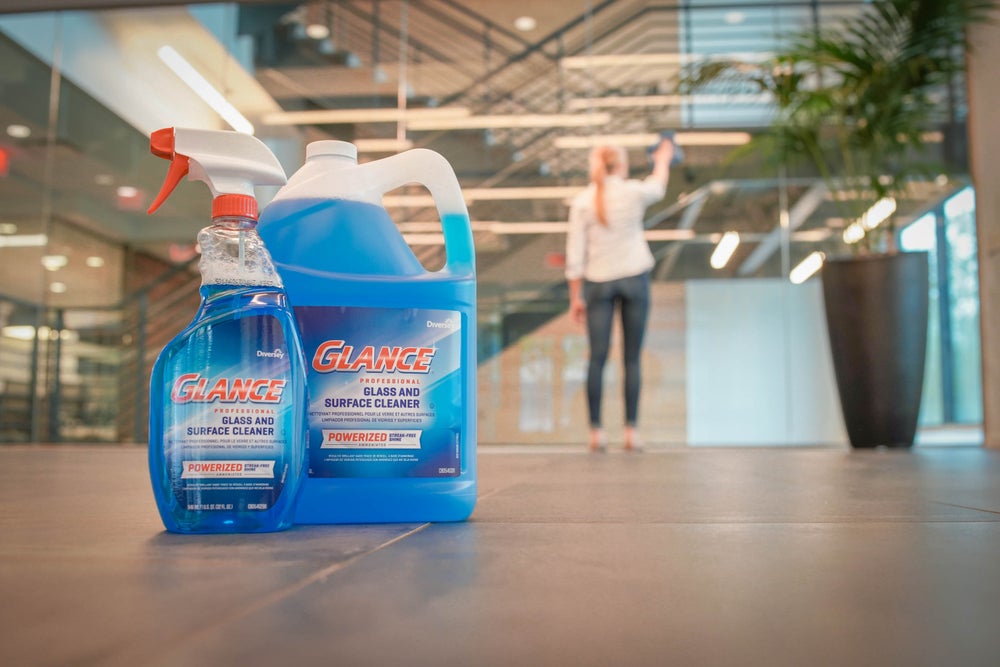 CBD539629_GLANCE_POWERIZED_PROFESSIONAL_GLASS_SURFACE_CLEANER_4X1GAL_79841.jpg