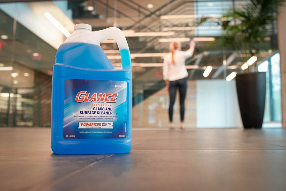 CBD539629_GLANCE_POWERIZED_PROFESSIONAL_GLASS_SURFACE_CLEANER_4X1GAL_79845.jpg